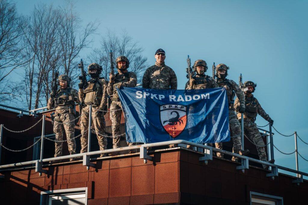 Polish-Slovak cunter-terrorism officers training.