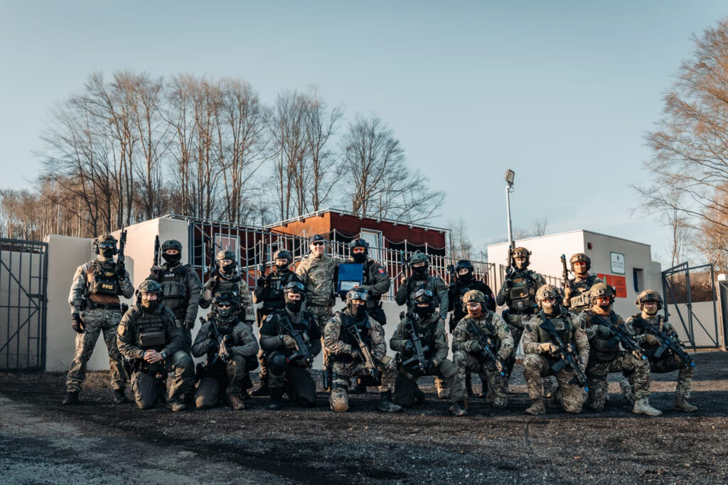Polish-Slovak cunter-terrorism officers training.